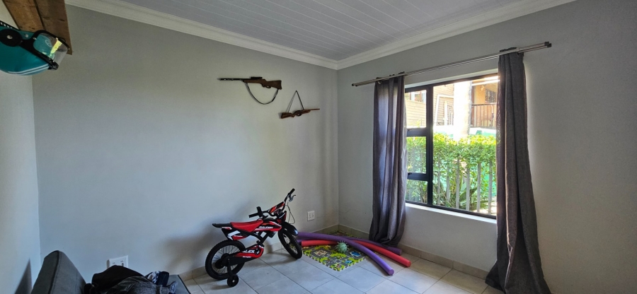 2 Bedroom Property for Sale in Fraaiuitsig Western Cape
